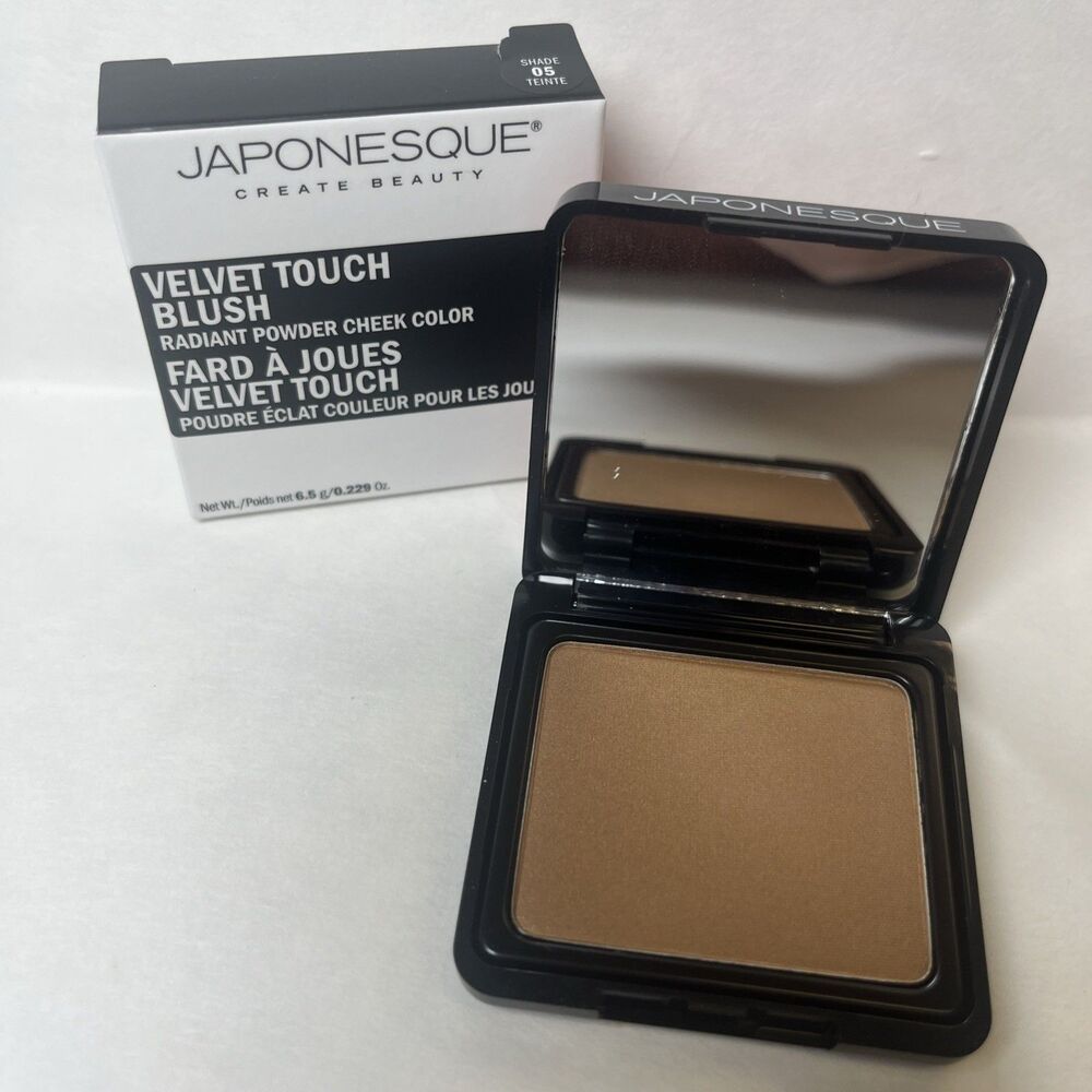 Japonesque Velvet Touch Blush Shade 05 Bronzed Tan Rare NIB